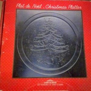 Vintage Glass Christmas Platters by Saint-Gobain